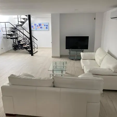 New - Mija Basement Loft Steps From - Perfect For Sun And Sport Seekers Marbella