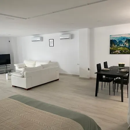 New - Mija Basement Loft Steps From - Perfect For Sun And Sport Seekers Ferienhaus