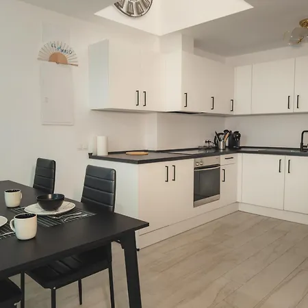New - Mija Basement Loft Steps From - Perfect For Sun And Sport Seekers Dom wakacyjny Marbella